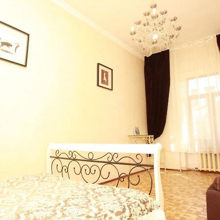Apartmens Near Opera House Apartamento Odessa Exterior foto