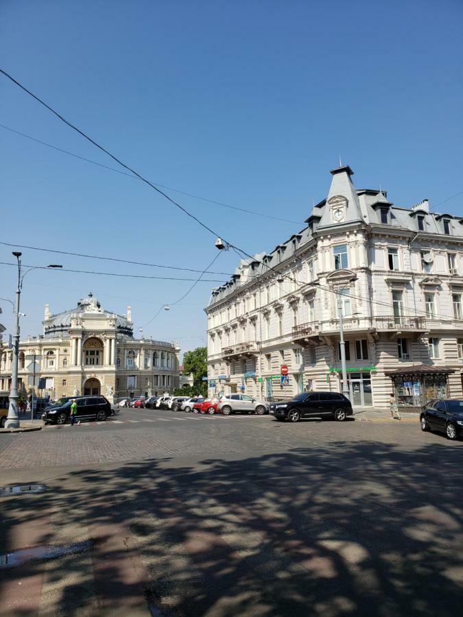 Apartmens Near Opera House Apartamento Odessa Exterior foto